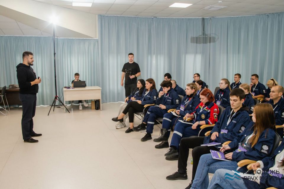 Взгляд в будущее. В Геническе с 3 по 5 октября прошел форум поддержки молодежных инициатив «Взгляд в будущее»! Мероприятие объединило более 80 активных и инициативных молодых людей со всей Херсонской области Взгляд в будущее. В Геническе с 3 по 5 октября прошел форум поддержки молодежных инициатив «Взгляд в будущее»! Мероприятие объединило более 80 активных и инициативных молодых людей со всей Херсонской области