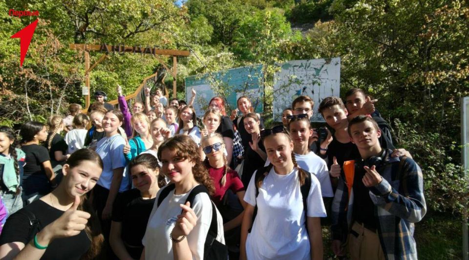 Первые в Артеке!. Друзья, помните мы писали об активистке Движения Первых Изольду Землянскую, которая выиграла поездку в Артек? Сегодня она поделилась с нами кадрами своего путешествия Первые в Артеке!. Друзья, помните мы писали об активистке Движения Первых Изольду Землянскую, которая выиграла поездку в Артек? Сегодня она поделилась с нами кадрами своего путешествия