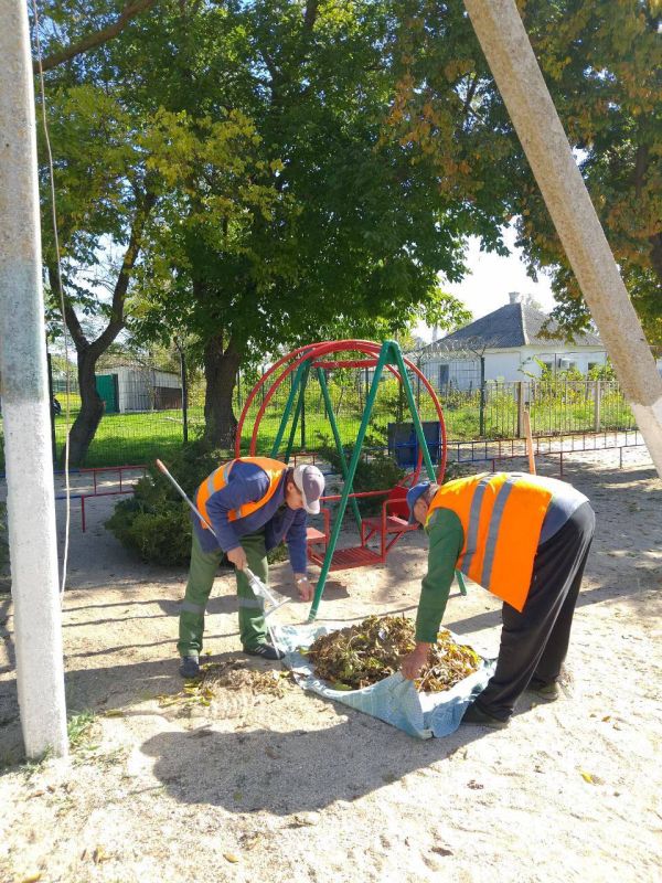 В Геническом округе продолжаются работы по благоустройству В Геническом округе продолжаются работы по благоустройству