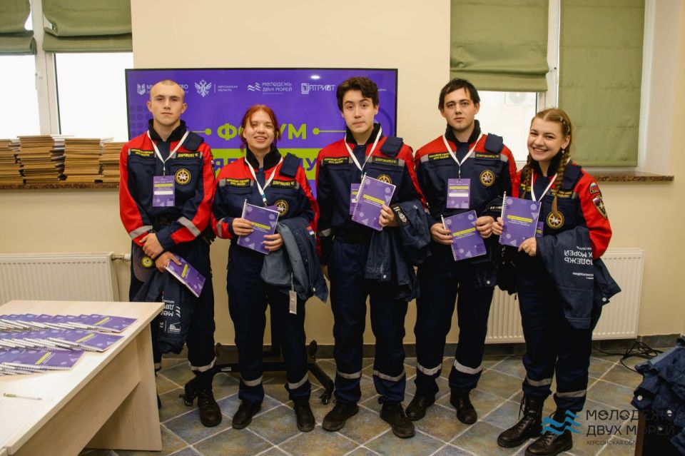 Взгляд в будущее. В Геническе с 3 по 5 октября прошел форум поддержки молодежных инициатив «Взгляд в будущее»! Мероприятие объединило более 80 активных и инициативных молодых людей со всей Херсонской области Взгляд в будущее. В Геническе с 3 по 5 октября прошел форум поддержки молодежных инициатив «Взгляд в будущее»! Мероприятие объединило более 80 активных и инициативных молодых людей со всей Херсонской области