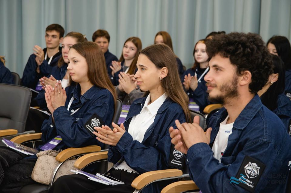 Взгляд в будущее. В Геническе с 3 по 5 октября прошел форум поддержки молодежных инициатив «Взгляд в будущее»! Мероприятие объединило более 80 активных и инициативных молодых людей со всей Херсонской области Взгляд в будущее. В Геническе с 3 по 5 октября прошел форум поддержки молодежных инициатив «Взгляд в будущее»! Мероприятие объединило более 80 активных и инициативных молодых людей со всей Херсонской области