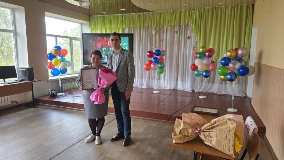 Рамиль Замалетдинов: В честь дня учителя поздравил педагогический коллектив Петровской школы Генического муниципального округа Рамиль Замалетдинов: В честь дня учителя поздравил педагогический коллектив Петровской школы Генического муниципального округа