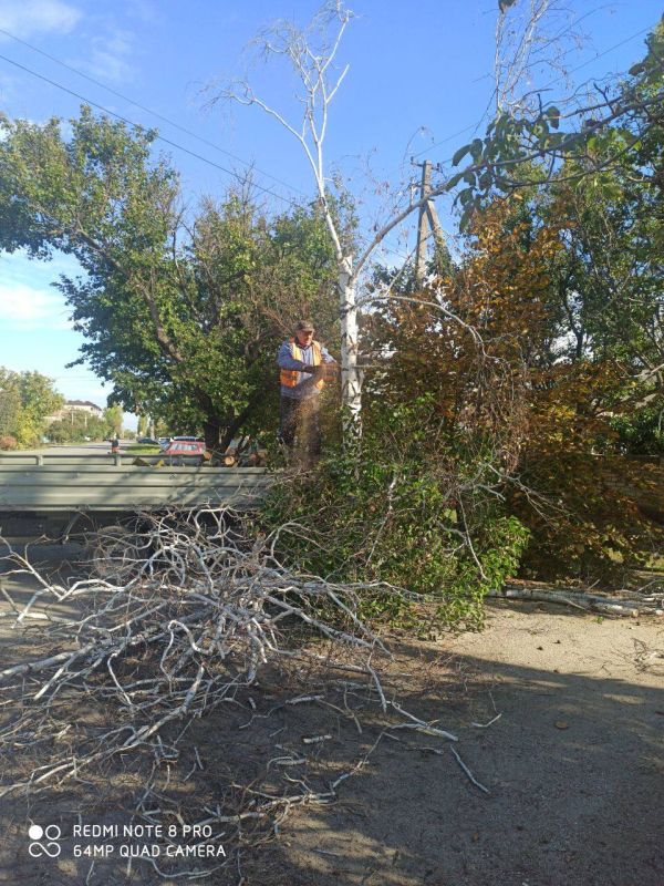 В Геническом округе продолжаются работы по благоустройству В Геническом округе продолжаются работы по благоустройству