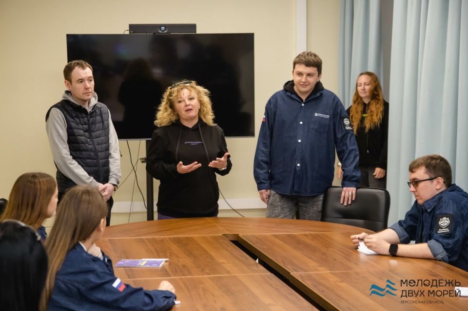 Взгляд в будущее. В Геническе с 3 по 5 октября прошел форум поддержки молодежных инициатив «Взгляд в будущее»! Мероприятие объединило более 80 активных и инициативных молодых людей со всей Херсонской области Взгляд в будущее. В Геническе с 3 по 5 октября прошел форум поддержки молодежных инициатив «Взгляд в будущее»! Мероприятие объединило более 80 активных и инициативных молодых людей со всей Херсонской области