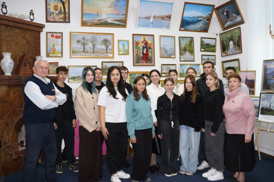 В Скадовском краеведческом музее провели экскурсию для студентов аграрного колледжа В Скадовском краеведческом музее провели экскурсию для студентов аграрного колледжа