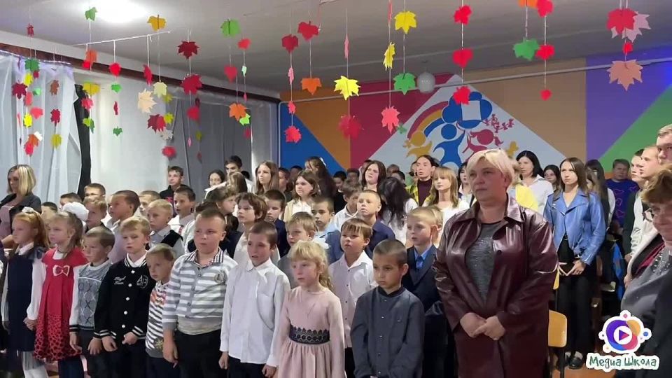 Первые Добропольской школы подготовили праздничную программу ко Дню учителя