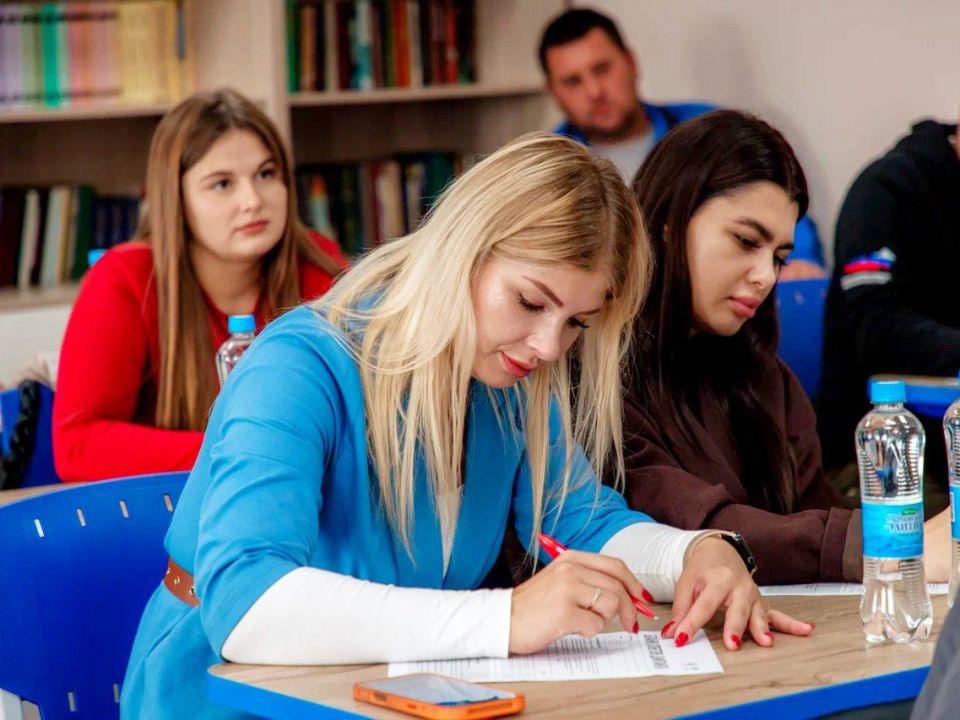 Наши студенты блеснули знаниями на Спортивном диктанте Наши студенты блеснули знаниями на Спортивном диктанте