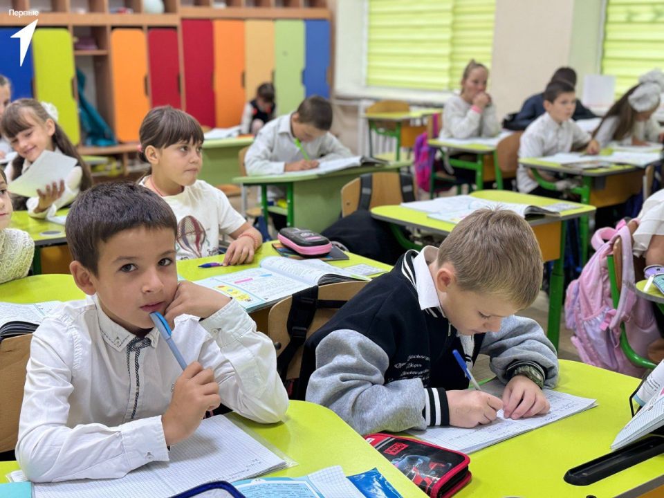 Показываем в нашей фотоподборке, как прошел день самоуправления в Григорьевской, Добропольской и Круглоозерской школах Показываем в нашей фотоподборке, как прошел день самоуправления в Григорьевской, Добропольской и Круглоозерской школах