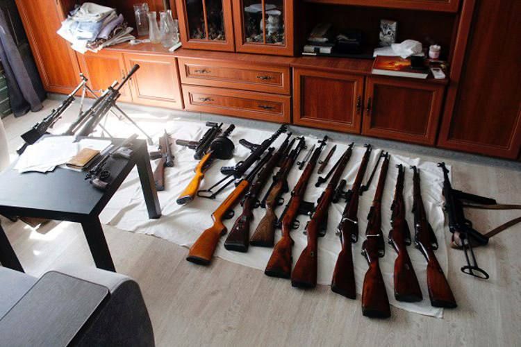 В Херсонской области при силовой поддержке спецназа Росгвардии изъят нелегальный арсенал исторического оружия