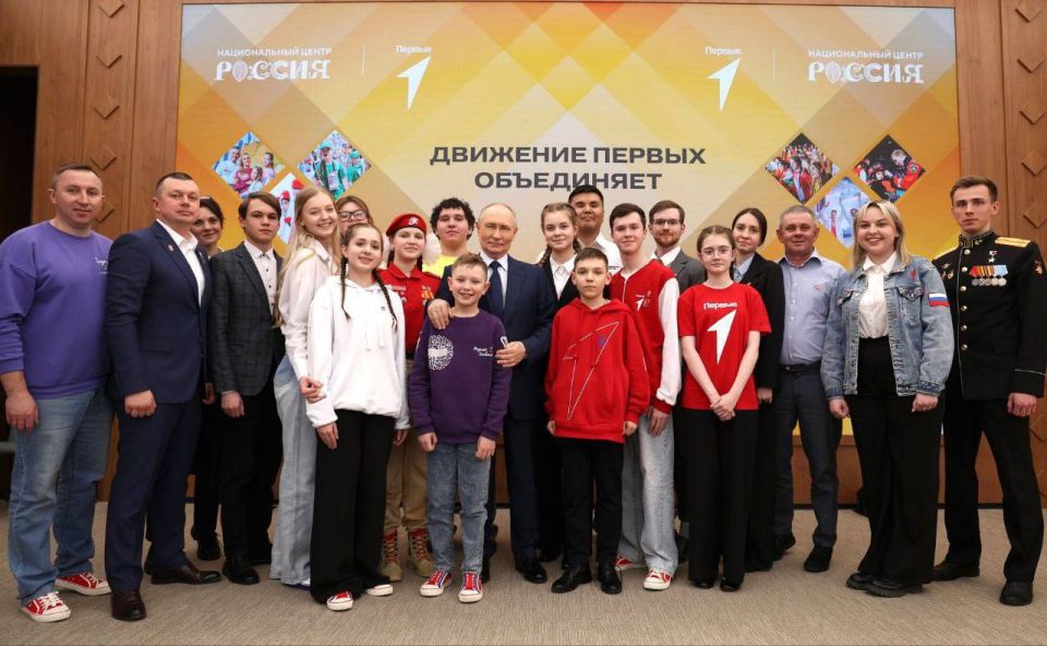 Сегодня день рождения у Президента России, Председателя Наблюдательного совета Движения Первых Владимира Владимировича Путина Сегодня день рождения у Президента России, Председателя Наблюдательного совета Движения Первых Владимира Владимировича Путина