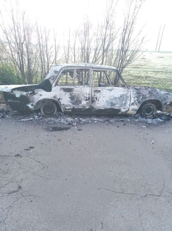 Ужасные последствия удара ВСУ по гражданским авто на трассе Заводовка-Горностаевка Ужасные последствия удара ВСУ по гражданским авто на трассе Заводовка-Горностаевка