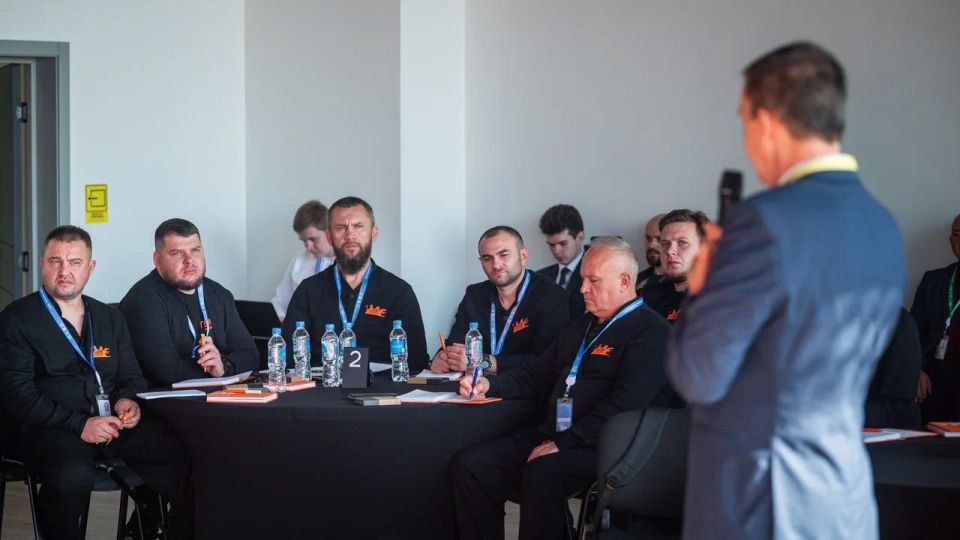 Владимир Сальдо: Финалисты «Героев Херсонщины» начали проходить насыщенную образовательную программу в творческом посёлке Счастливцево Владимир Сальдо: Финалисты «Героев Херсонщины» начали проходить насыщенную образовательную программу в творческом посёлке Счастливцево