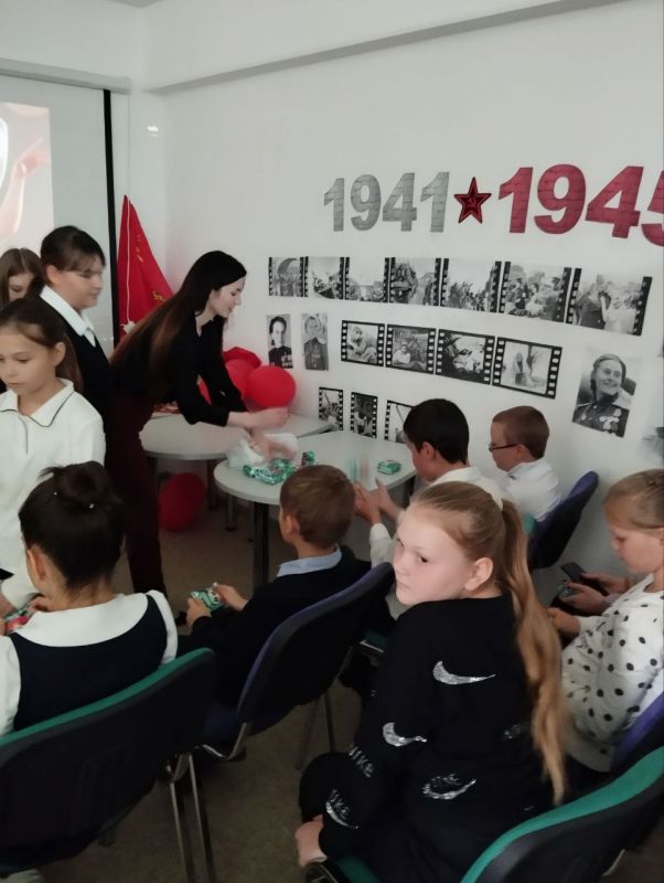 7 октября в Новотроицкой детской библиотеке состоялась литературная гостиная "В гостях у А.П. Чехова" 7 октября в Новотроицкой детской библиотеке состоялась литературная гостиная "В гостях у А.П. Чехова"