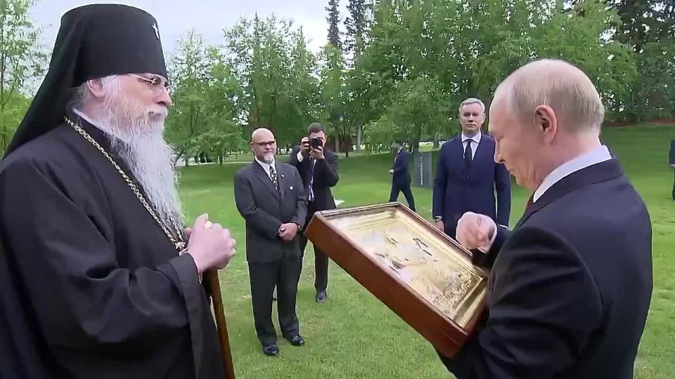 Жители Голопристанского муниципального округа поздравляют Владимира Путина с Днём рождения!