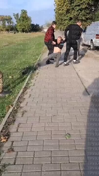 Енот из Херсона: Загрузили тушку. Там вон вроде кружевные запачканы
