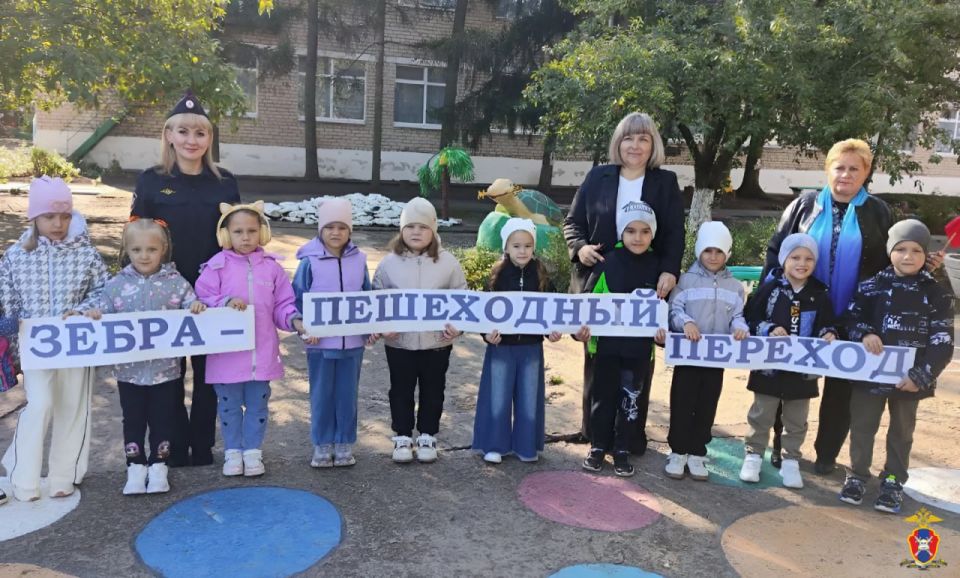 В Херсонской области сотрудники Госавтоинспекции провели профилактическое мероприятие для детсадовцев