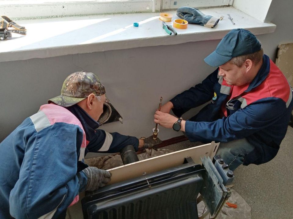 Рязанцы продолжают готовить соцобъекты Чаплынки к зимнему сезону Рязанцы продолжают готовить соцобъекты Чаплынки к зимнему сезону