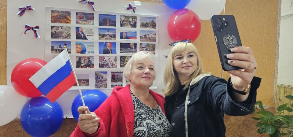 Надежда Бабешко: Сегодня вся Россия поздравляет с Днем рождения Президента Российской Федерации Владимира Владимировича Путина