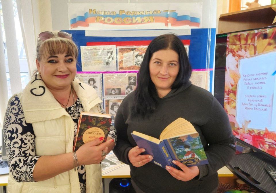 В Любимовской библиотеке открыта выставка "Сквозь каждое сердце, сквозь каждые сети" в честь дня рождения Марины Цветаевой В Любимовской библиотеке открыта выставка "Сквозь каждое сердце, сквозь каждые сети" в честь дня рождения Марины Цветаевой