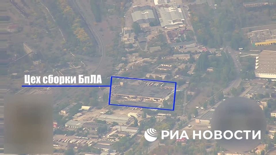 ВС России нанесли ракетный удар "Искандером-М" по цеху производства БПЛА в районе Херсона, сообщили в Минобороны
