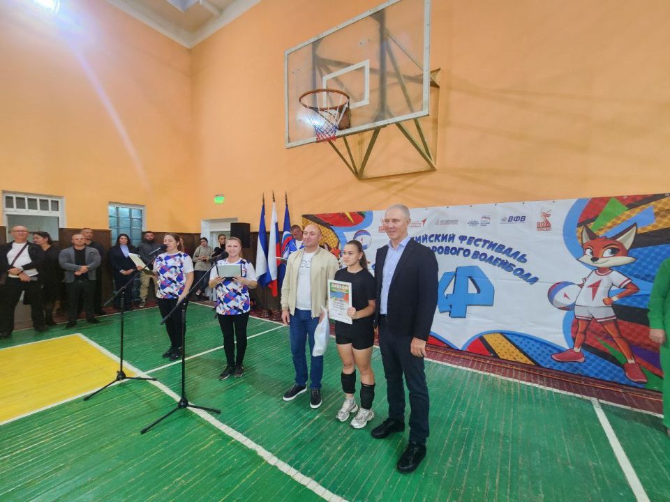 За гранью победы: наши волейболисты покоряют область! За гранью победы: наши волейболисты покоряют область!