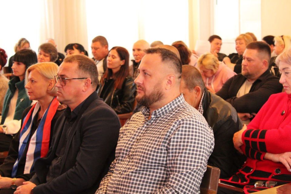 Александр Хлюстов: Херсонская область присоединилась к первому Всероссийскому агродиктанту Александр Хлюстов: Херсонская область присоединилась к первому Всероссийскому агродиктанту