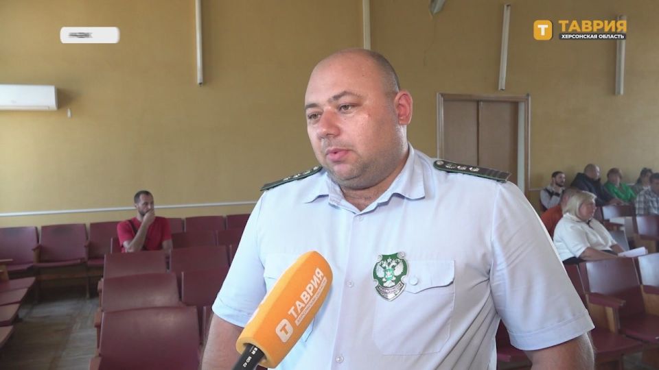 Специалисты Россельхознадзора проверили сбор и доставку молока на пункт охлаждения в селе Новониколаевка