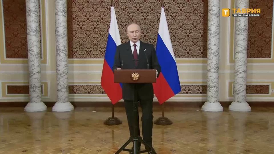 Владимир Путин: "Нобелевские премии мира иногда присуждали людям, не сделавшим ничего для мира, что подрывает авторитет награды"