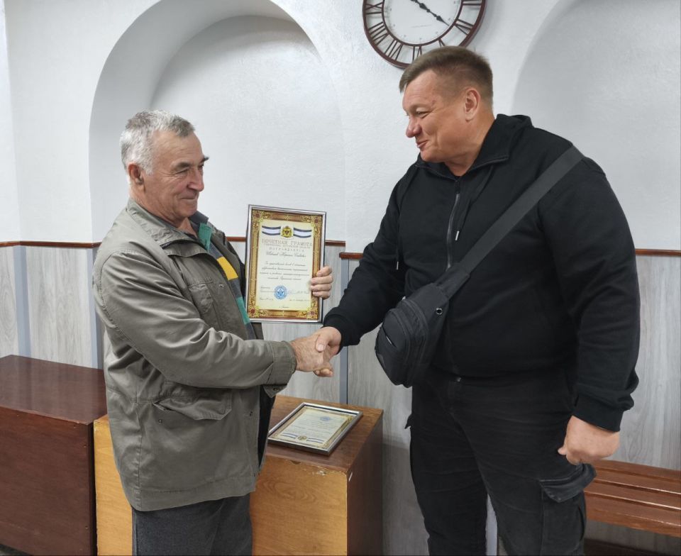 Сотрудники Генического филиала ГУП ХО "ОБЛВОДОКАНАЛ" удостоены Почетных грамот Губернатора Херсонской области Сотрудники Генического филиала ГУП ХО "ОБЛВОДОКАНАЛ" удостоены Почетных грамот Губернатора Херсонской области