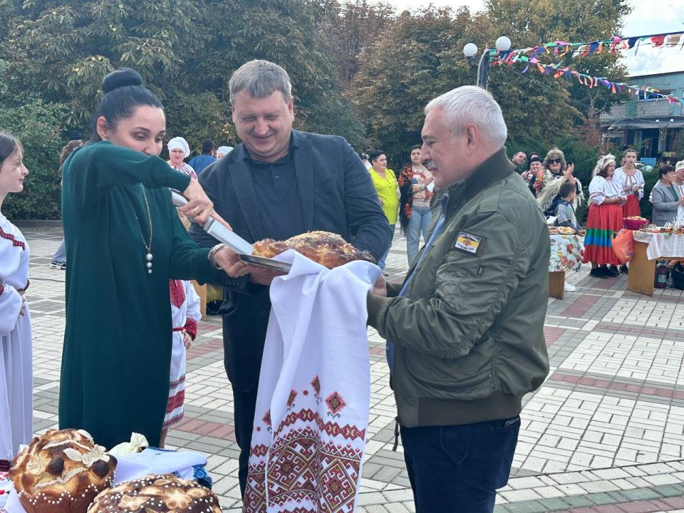 Сегодня пятница, и мы с радостью подводим итоги уходящей недели, которая подарила нам множество ярких событий и положительных эмоций Сегодня пятница, и мы с радостью подводим итоги уходящей недели, которая подарила нам множество ярких событий и положительных эмоций