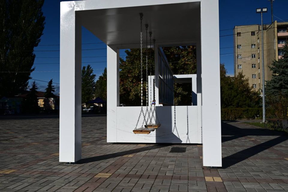 В Скадовске, Геническе, Каланчаке, Чаплинке и Новотроицком обустроили новые "Театральные площади" В Скадовске, Геническе, Каланчаке, Чаплинке и Новотроицком обустроили новые "Театральные площади"