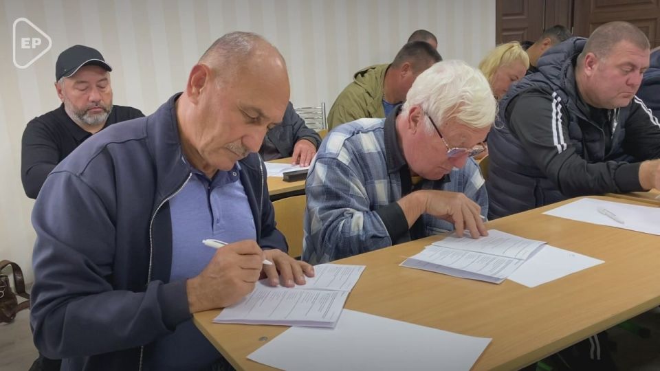 Под Геническом на вопросы агродиктанта ответили сотрудники одного из ведущих сельхозпредприятий региона – агрохолдинга «Союз»