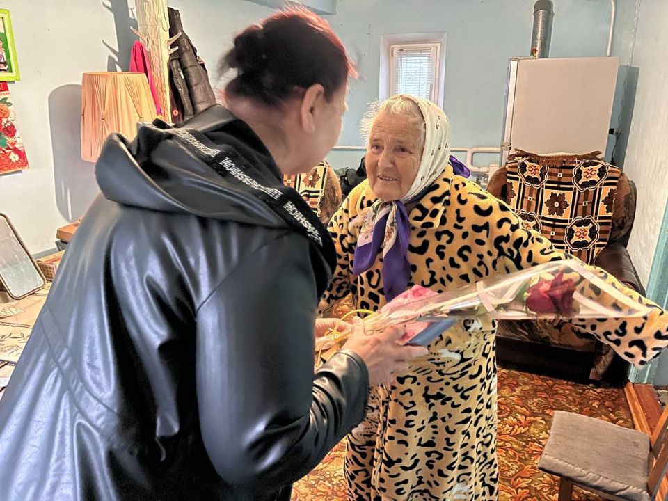Свой 90-летний юбилей отметила жительница пгт Любимовка Любовь Васильевна Гатыло Свой 90-летний юбилей отметила жительница пгт Любимовка Любовь Васильевна Гатыло