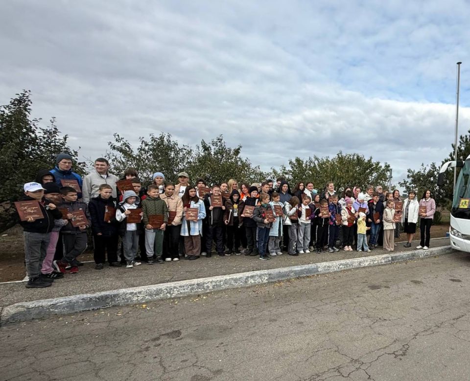 Дети из Запорожской области посетили Асканию-Нова Дети из Запорожской области посетили Асканию-Нова