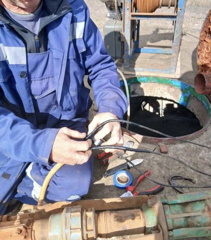 Сотрудники Каховского ТПУ провели комплекс ремонтных работ на артезианских скважинах округа Сотрудники Каховского ТПУ провели комплекс ремонтных работ на артезианских скважинах округа