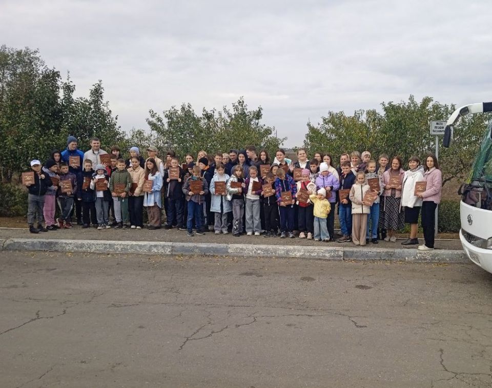 Дети из Запорожской области посетили Асканию-Нова Дети из Запорожской области посетили Асканию-Нова