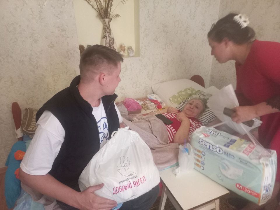 Активисты из ТОС "Мечта" доставили на дом гуманитарную помощь для малообеспеченных жителей Каховки Активисты из ТОС "Мечта" доставили на дом гуманитарную помощь для малообеспеченных жителей Каховки