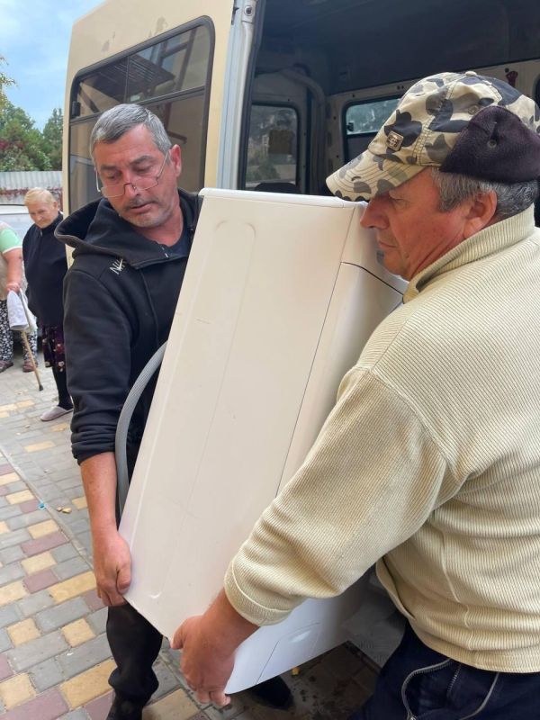 Волонтёры из Новороссийска доставили гуманитарную помощь мирным жителям Херсонской области Волонтёры из Новороссийска доставили гуманитарную помощь мирным жителям Херсонской области
