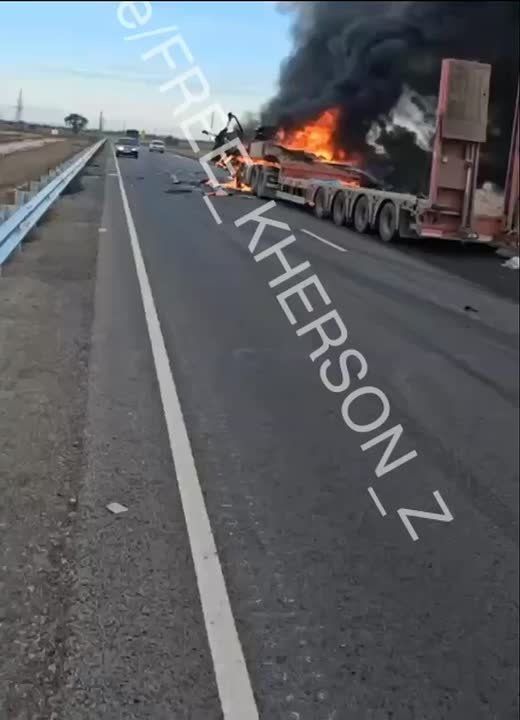 ВСУ атаковали гражданский грузовик FPV-дроном в районе села Коробки