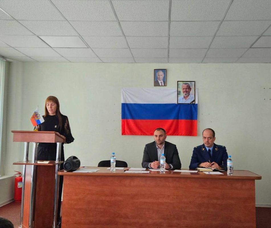 Галину Изюменко избрали новым председателем Совета депутатов Новокаховского округа Галину Изюменко избрали новым председателем Совета депутатов Новокаховского округа