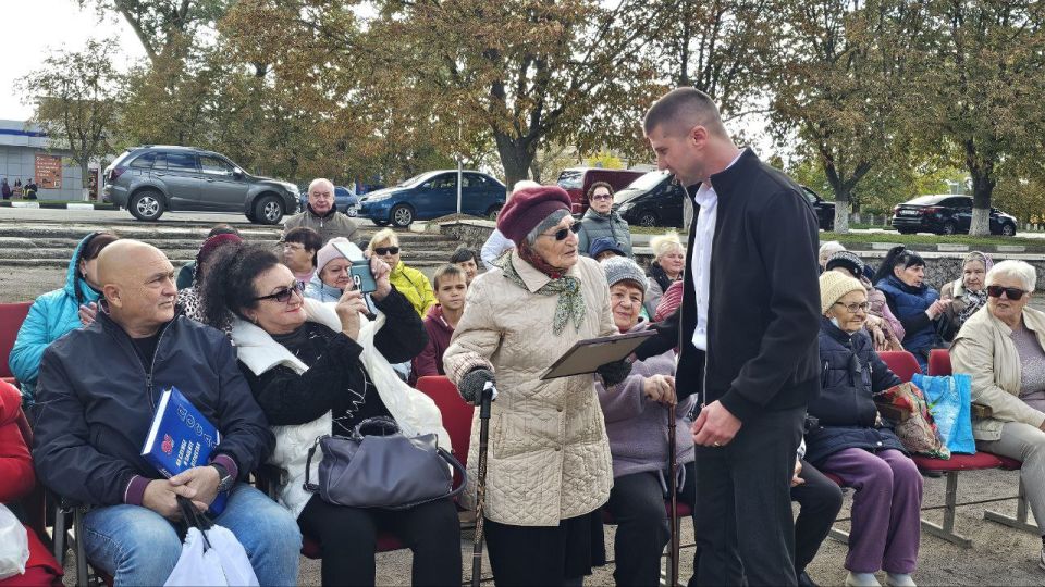 Александр Дудка: Антоновка: праздник, угощения и теплые поздравления Александр Дудка: Антоновка: праздник, угощения и теплые поздравления