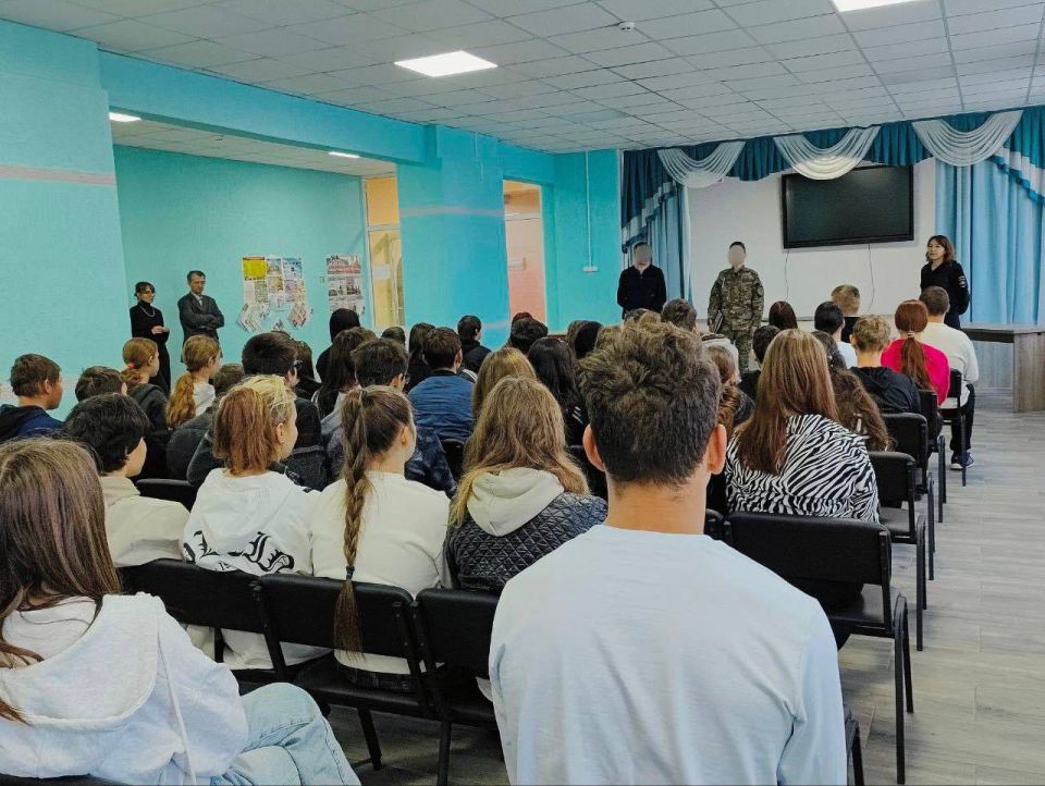 В рамках общероссийской акции «Сообщи где торгуют смертью» сотрудниками ОМВД «Нижнесерогозское» проведено информирование в формате лекции учеников 6, 7, 8, 9, 10, 11 классов ГБОУ ХО «Нижнесерогозская школа»... В рамках общероссийской акции «Сообщи где торгуют смертью» сотрудниками ОМВД «Нижнесерогозское» проведено информирование в формате лекции учеников 6, 7, 8, 9, 10, 11 классов ГБОУ ХО «Нижнесерогозская школа»...