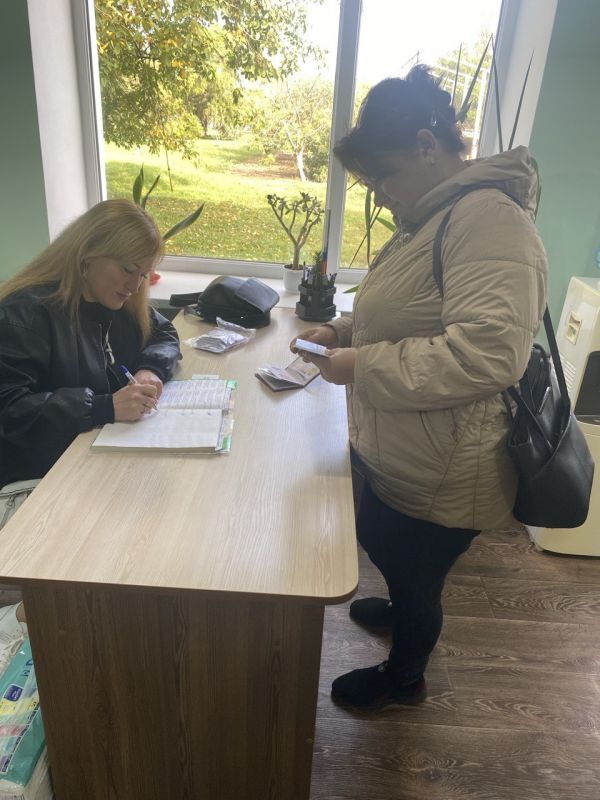 В населенных пунктах Каховского округа прошел выездной прием специалистов Управления труда и социальной защиты, посвященный выдаче и оформлению удостоверений многодетным семьям В населенных пунктах Каховского округа прошел выездной прием специалистов Управления труда и социальной защиты, посвященный выдаче и оформлению удостоверений многодетным семьям