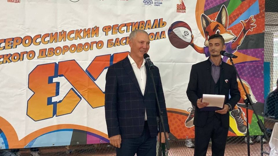 В Херсонской области выбрали победителей фестиваля детского дворового баскетбола В Херсонской области выбрали победителей фестиваля детского дворового баскетбола