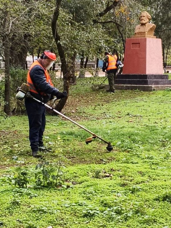 Невидимый труд: благодарим работников «Горжилстроя» за чистоту и порядок в нашем округе Невидимый труд: благодарим работников «Горжилстроя» за чистоту и порядок в нашем округе