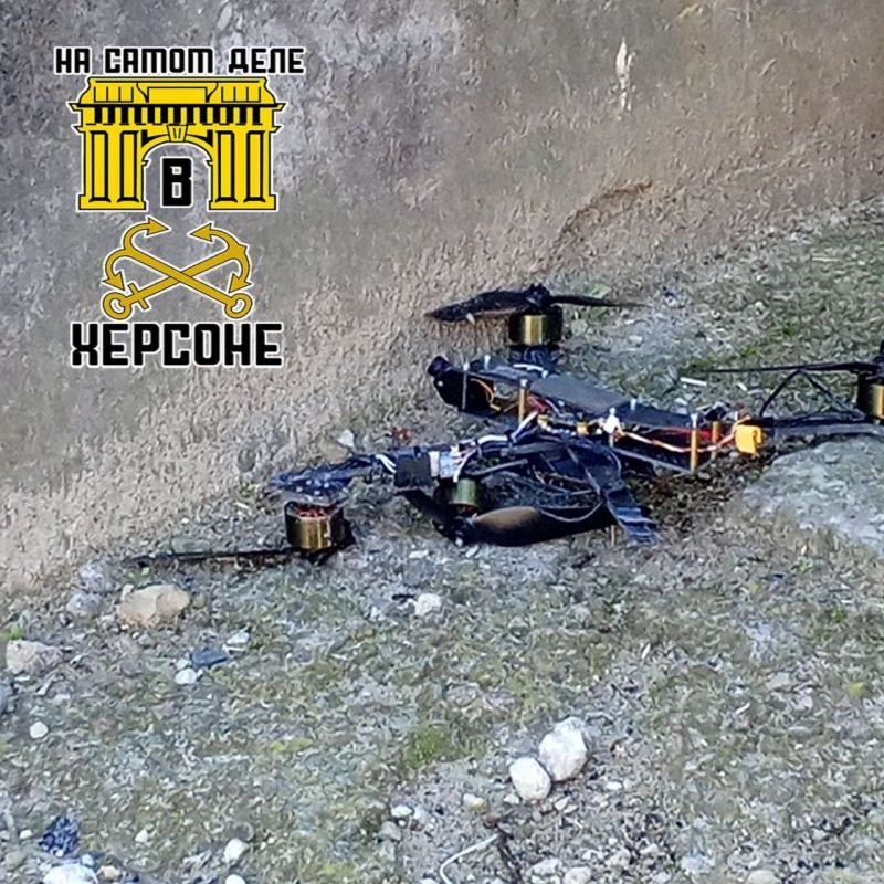 Украинские войска совершили подлую атаку с использованием дронов на здание ДК "Мелиоратор" в Каховке, о чем сообщили представители местной администрации Украинские войска совершили подлую атаку с использованием дронов на здание ДК "Мелиоратор" в Каховке, о чем сообщили представители местной администрации