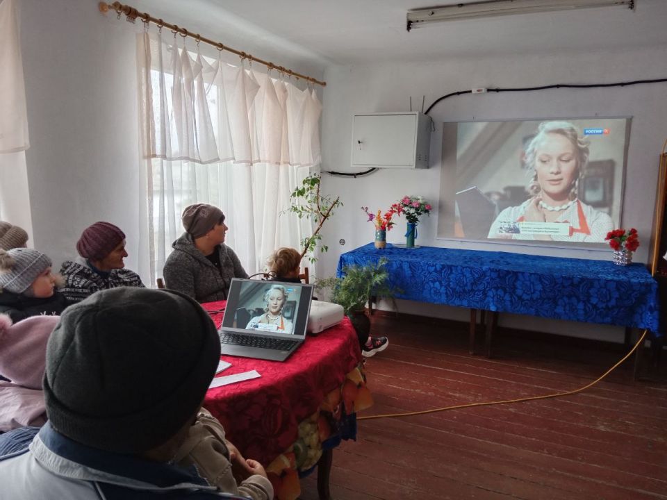 В преддверии праздника Дня отца в Нижнеторгаевском Доме культуры прошло мероприятие под названием «Отец — это главная сила и опора» В преддверии праздника Дня отца в Нижнеторгаевском Доме культуры прошло мероприятие под названием «Отец — это главная сила и опора»