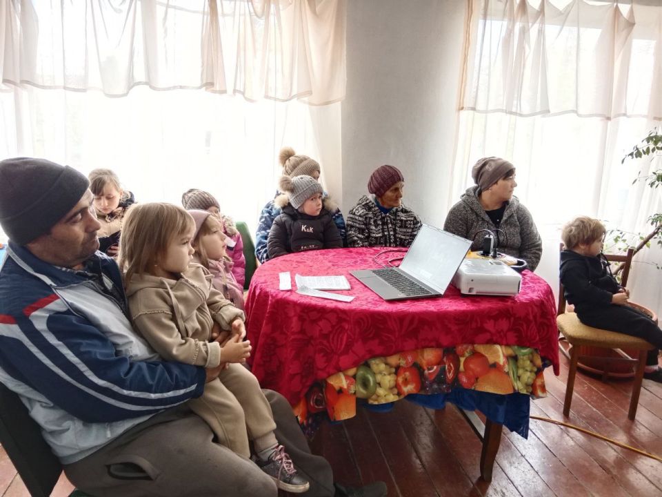 В преддверии праздника Дня отца в Нижнеторгаевском Доме культуры прошло мероприятие под названием «Отец — это главная сила и опора» В преддверии праздника Дня отца в Нижнеторгаевском Доме культуры прошло мероприятие под названием «Отец — это главная сила и опора»