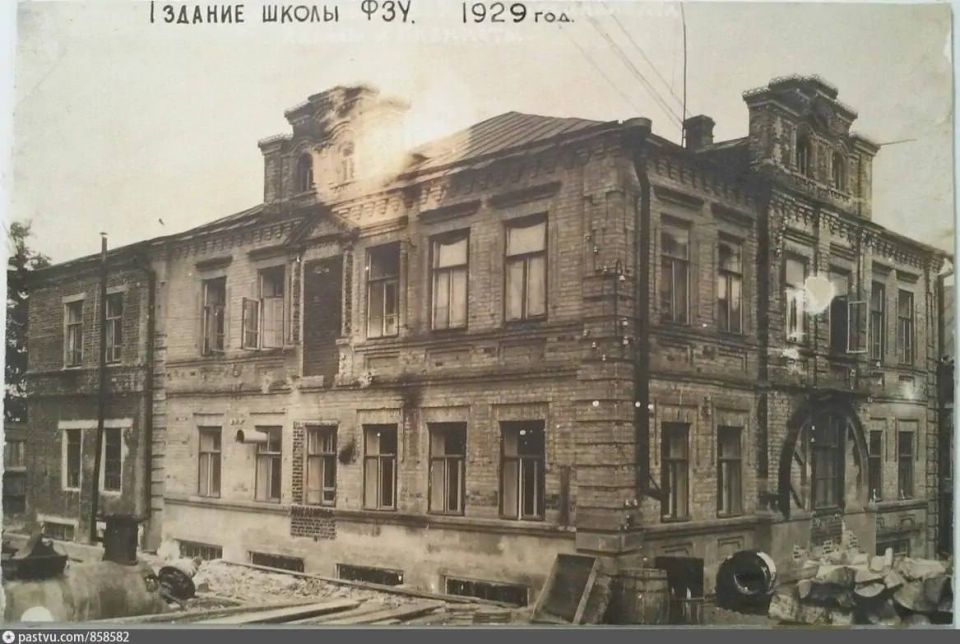 Владимир Оганесов: Уважаемые преподаватели, сотрудники, учащиеся и выпускники! Владимир Оганесов: Уважаемые преподаватели, сотрудники, учащиеся и выпускники!