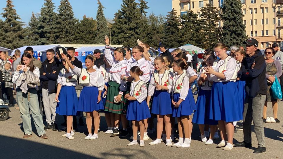 На первом фестивале «Батя-Фест» в Херсонской области присутствовал губернатор Владимир Сальдо На первом фестивале «Батя-Фест» в Херсонской области присутствовал губернатор Владимир Сальдо